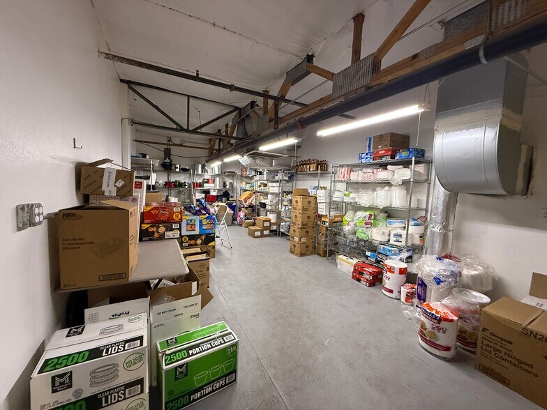 More Photos Of 7900 N 70th Ave, Glendale Warehouse For Sale