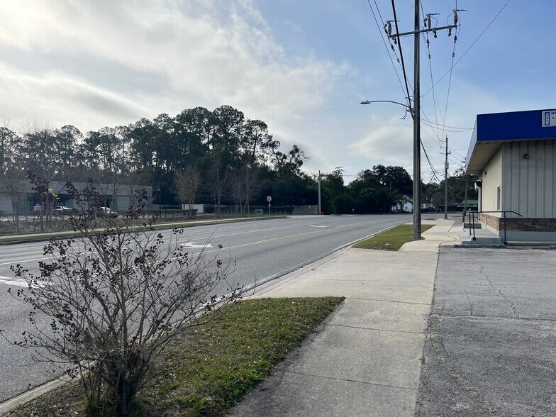 More Photos Of 1906 Parental Home Rd, Jacksonville Storefront For Sale