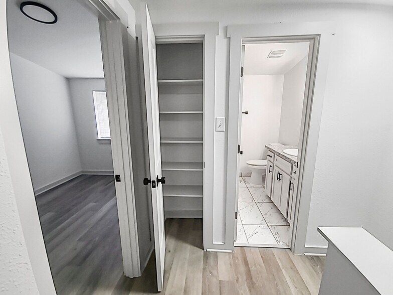 More Photos Of 2020 Cottonwood St, Beaumont Apartments For Sale