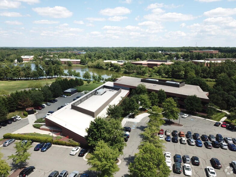 More Photos Of 4851 Lake Brook Dr, Glen Allen Office For Lease