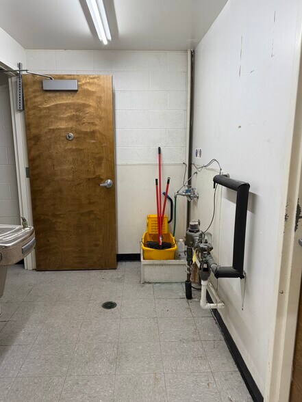 More Photos Of 6339 State Route 113, Bellevue Freestanding For Sale