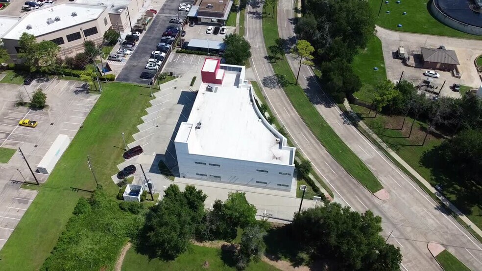 Primary Photo Of 1140 Enclave Pky, Houston Medical For Sale