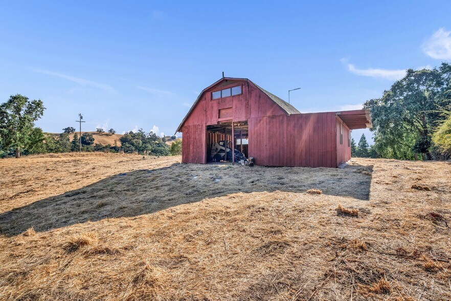 More Photos Of 622 Happy Valley Rd, Pleasanton Land For Sale
