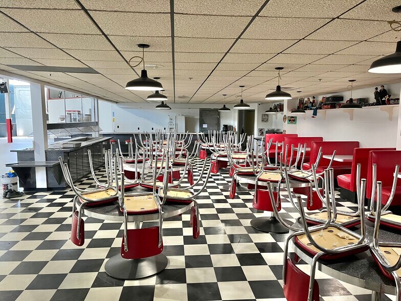 More Photos Of 111 Industrial Drive, Cromwell Warehouse For Lease