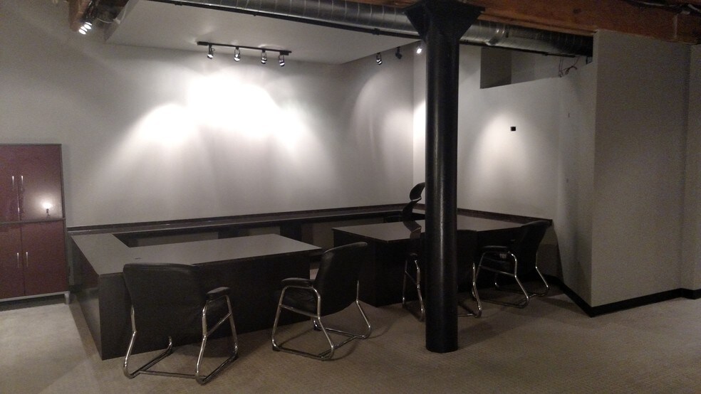 More Photos Of 216 S Jefferson St, Chicago Loft Creative Space For Lease