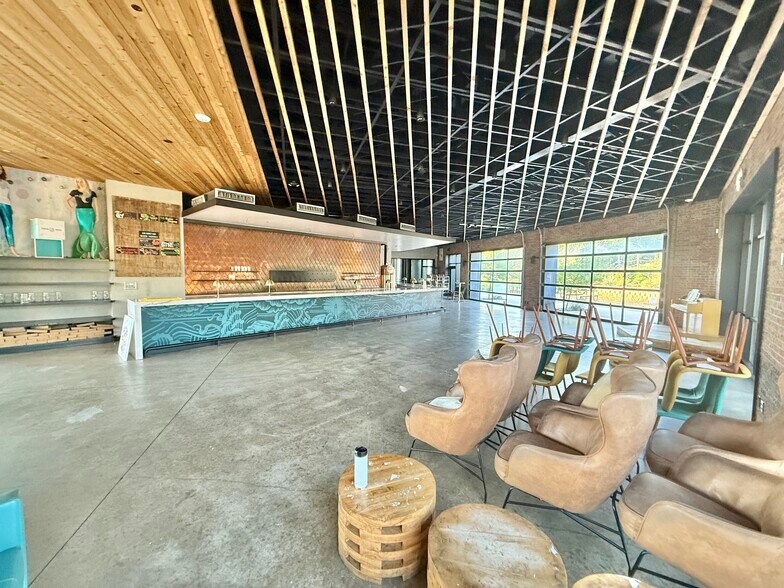 More Photos Of 310 S Goliad St, Rockwall Restaurant For Sale