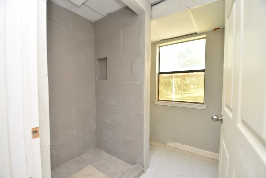 More Photos Of 736 Wilson Rd, Humble Medical For Lease