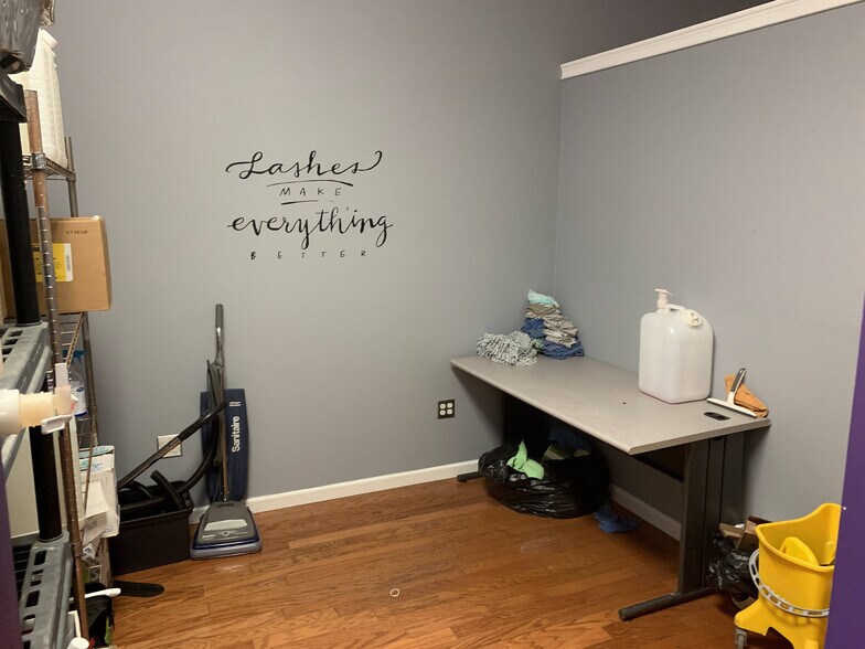 More Photos Of 111 E Lake Mary Blvd, Sanford Storefront For Lease