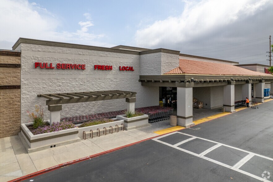 More Photos Of 25904-25906 Newport Rd, Menifee Storefront For Lease