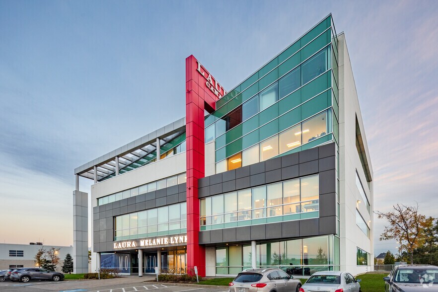 More Photos Of 2955 Rue Jules-Brillant, Laval Office For Lease