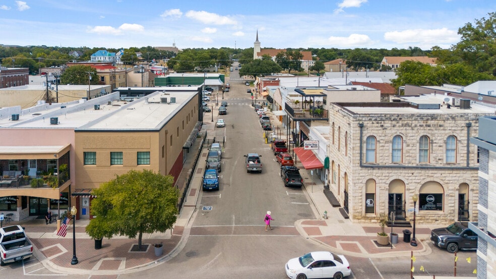 More Photos Of 200 E Central Ave, Belton Office Residential For Sale