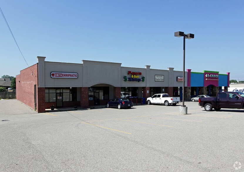 Primary Photo Of 7740-7742 Highway 64, Oakland Restaurant For Lease