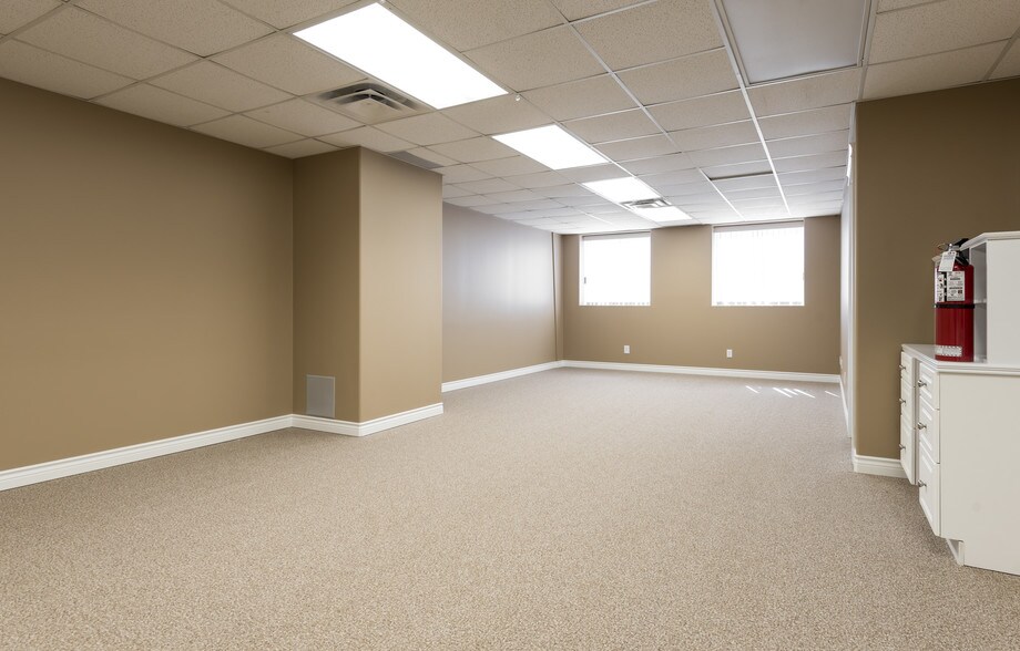 More Photos Of 380 Mackenzie Blvd, Fort McMurray Warehouse For Lease