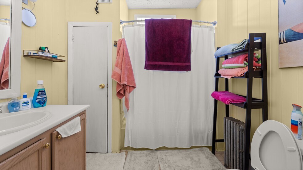 More Photos Of 465 Chapel St, Lee Apartments For Sale