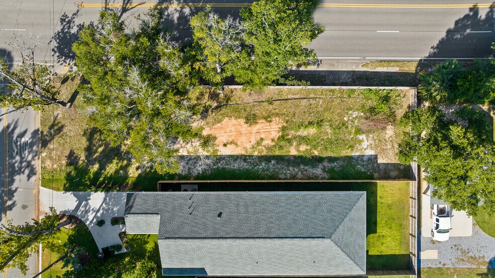 More Photos Of 900 Yonge St, Pensacola Land For Sale