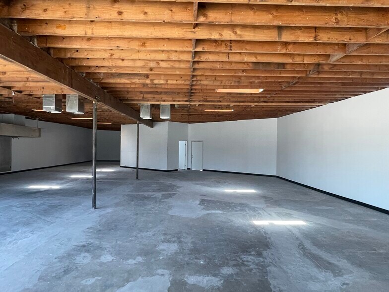 More Photos Of 7307-7309 Canoga Ave, Canoga Park Restaurant For Lease