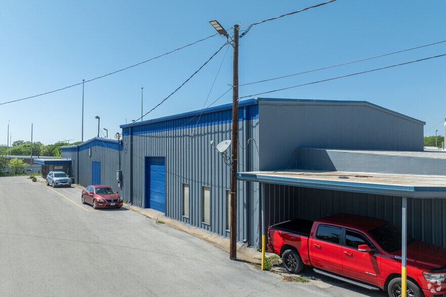 More Photos Of 6801 Old Randol Mill Rd, Fort Worth Warehouse For Lease