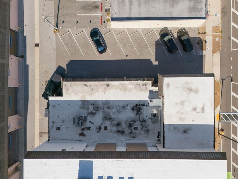 More Photos Of 2070-2074 Ringling Blvd, Sarasota Storefront Retail Office For Sale