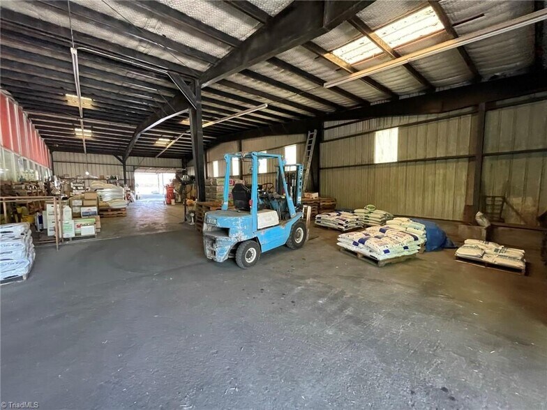 More Photos Of 607 Main, Pilot Mountain Storefront Retail Residential For Sale