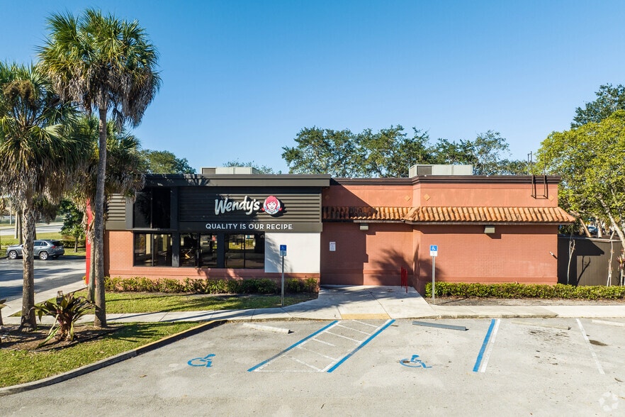 More Photos Of 11379-11443 W Palmetto Park Rd, Boca Raton Freestanding For Lease