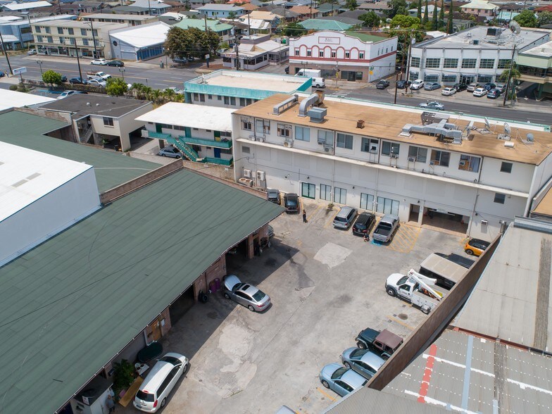 More Photos Of 1125 N King St, Honolulu Storefront Retail Office For Lease