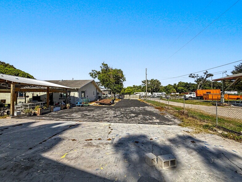 More Photos Of 7813 Leo Kidd Ave, Port Richey Flex For Sale