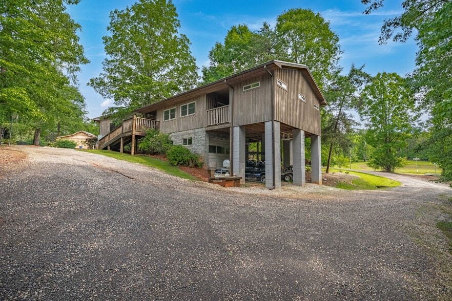 More Photos Of 1530 Buck Hill Rd, Ridgeway Industrial For Sale