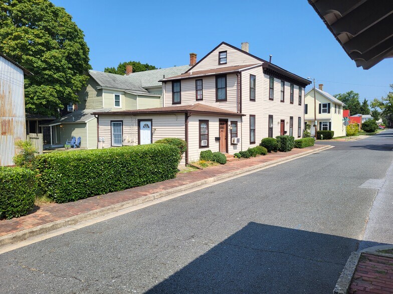 More Photos Of 416 Goldsborough St, Easton General Retail For Sale