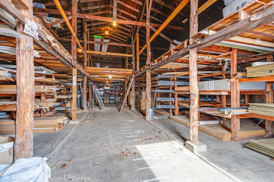 More Photos Of 101 Tanner St, Melrose Freestanding For Sale