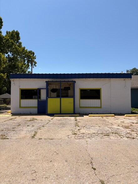 Primary Photo Of 2221 S Central Ave, Oklahoma City Restaurant For Sale