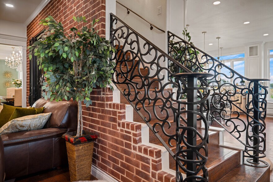 More Photos Of 741 County Road 159, Kenedy Flex For Sale