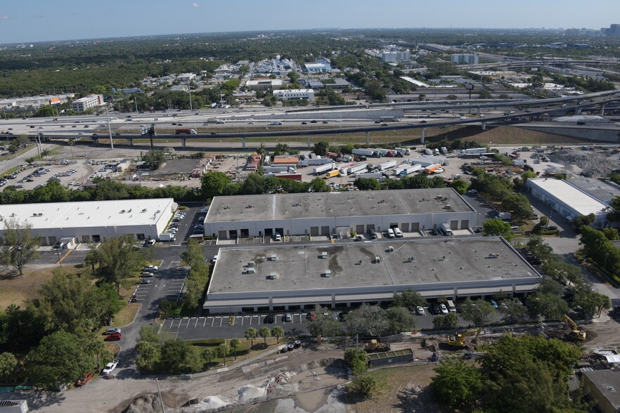 More Photos Of 3402 SW 26th Ter, Fort Lauderdale Warehouse For Lease