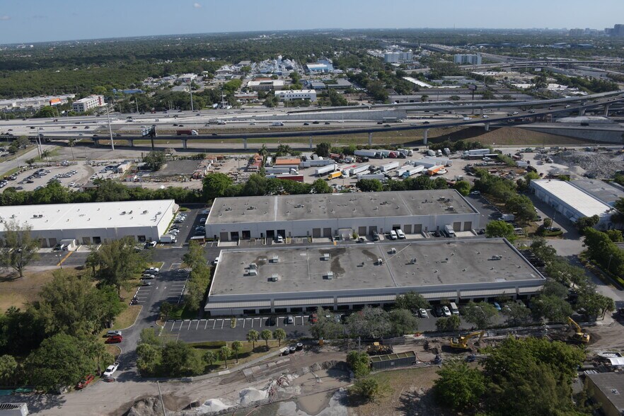 More Photos Of 3402 SW 26th Ter, Fort Lauderdale Warehouse For Lease
