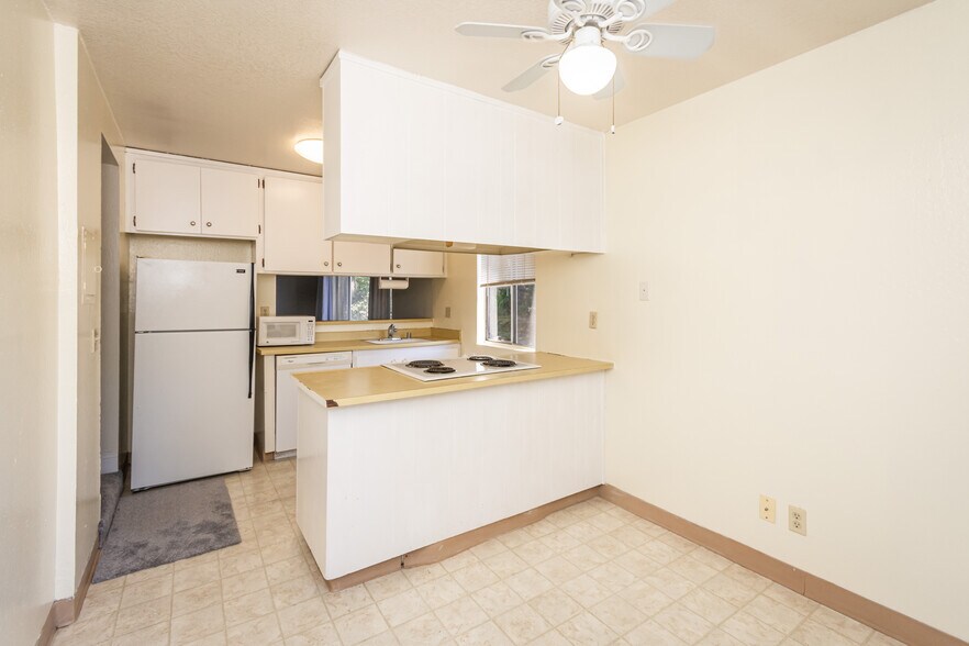 More Photos Of 1829 H St, Sacramento Apartments For Sale