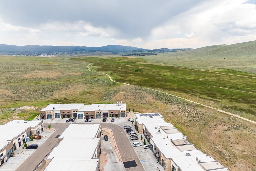 More Photos Of 4554 Forestdale Dr, Park City Light Manufacturing For Sale