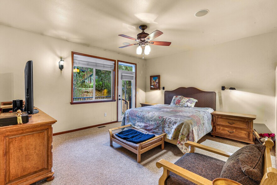 More Photos Of 918 Citadel Dr, Everson Multifamily For Sale