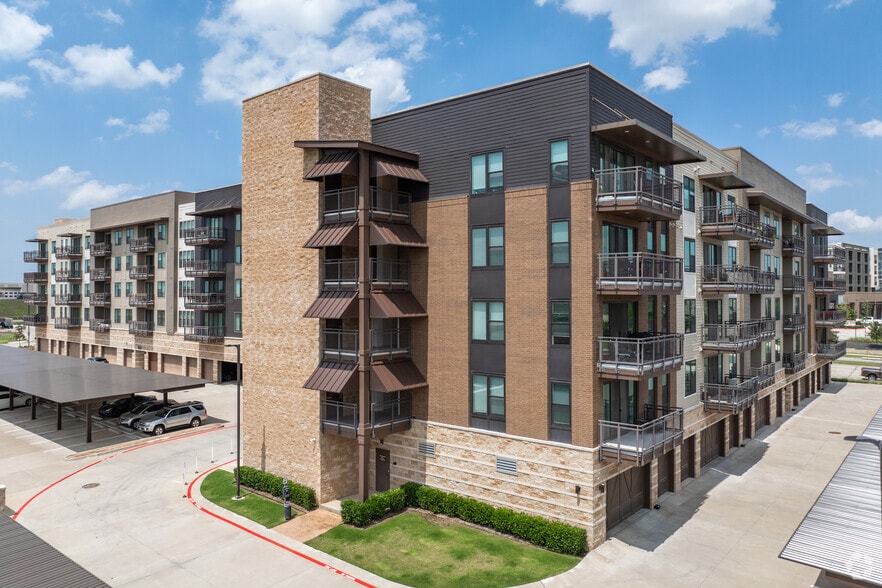 Primary Photo Of 3517 Windhaven Pky, The Colony Apartments For Sale