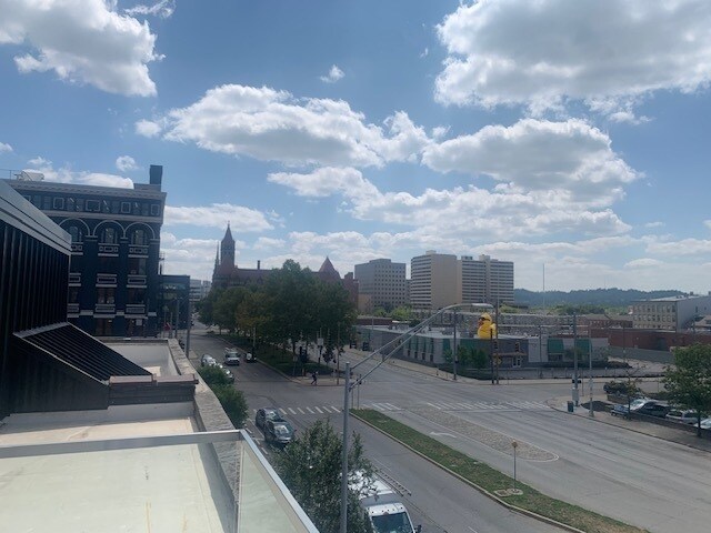 More Photos Of 1208-1216 Central Pky, Cincinnati Office For Lease