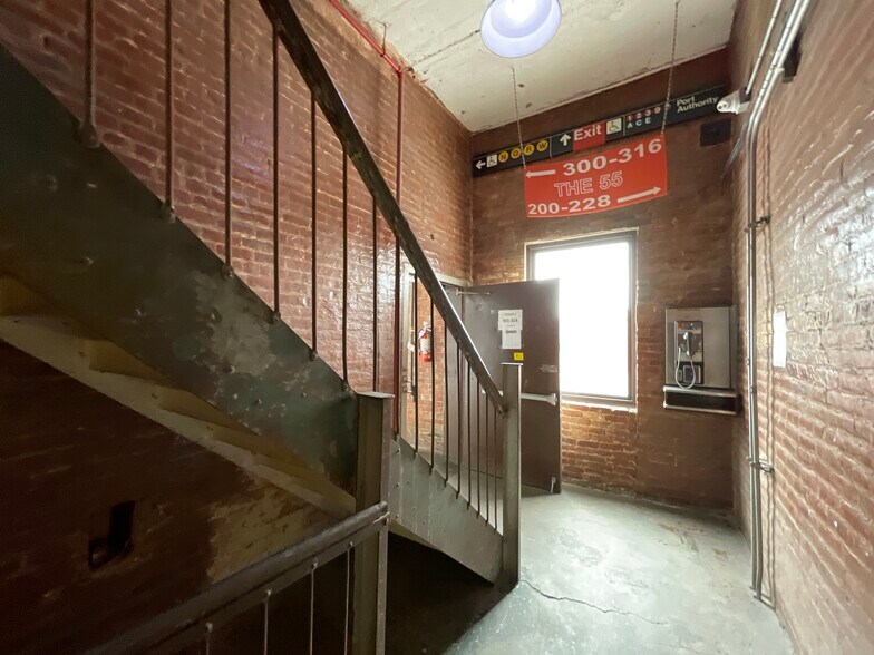 More Photos Of 55 Meadow St, Brooklyn Manufacturing For Lease