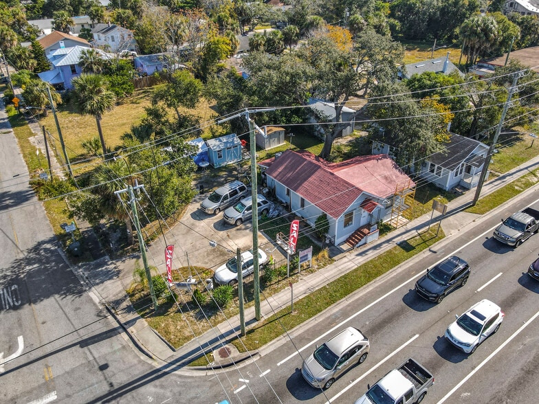 More Photos Of 825 N Ridgewood Ave, Daytona Beach Office Residential For Sale