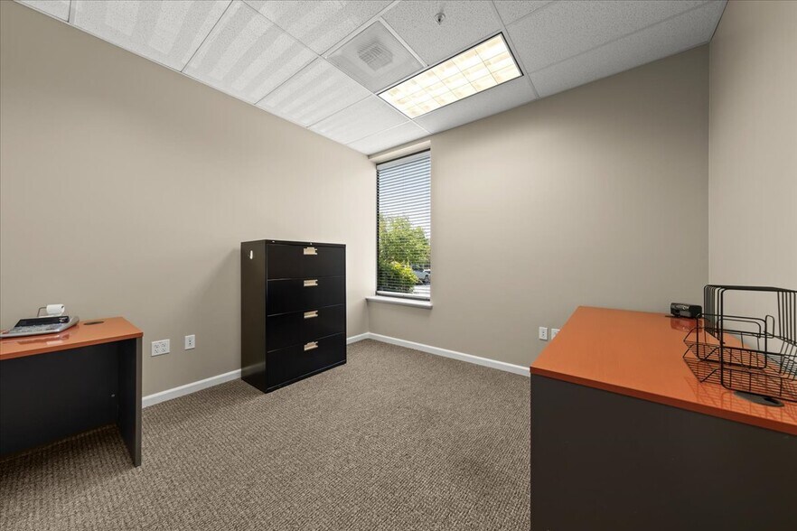 More Photos Of 125 Hangar Way, Watsonville Office For Sale