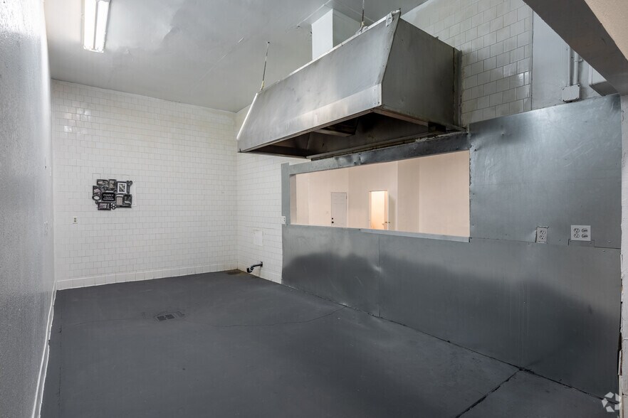 More Photos Of 8129 San Pedro St, Los Angeles Storefront For Sale