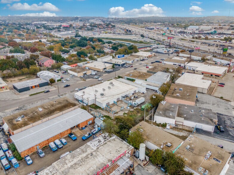 More Photos Of 5722-5724 Kenwick St, San Antonio Warehouse For Lease