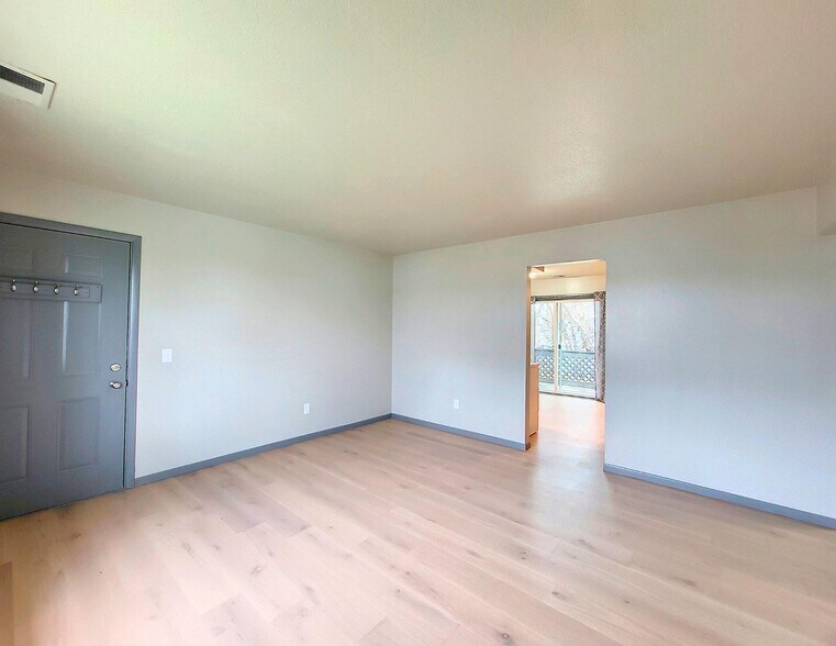 More Photos Of 301-306 Larson Ct, Hillsdale Apartments For Sale