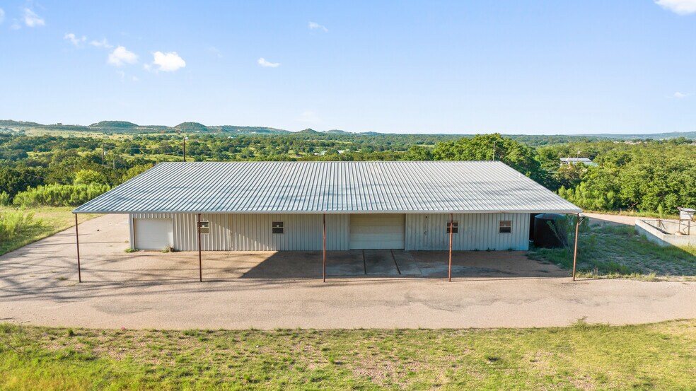 More Photos Of 101 Rolling Hills Rd, Blanco Specialty For Sale