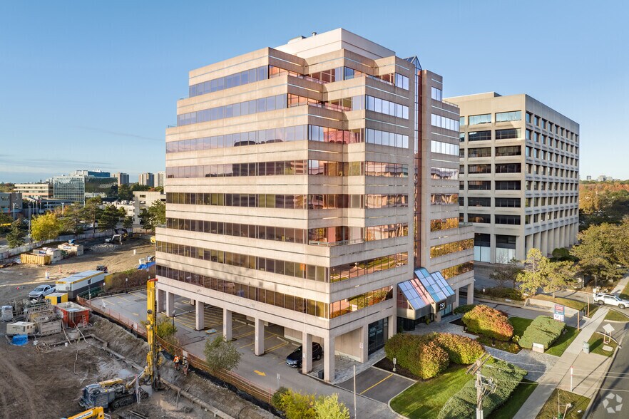 More Photos Of 255 Duncan Mill Rd, Toronto Office For Sale
