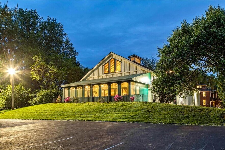 More Photos Of 11475 Lilac Ave, Saint Louis Specialty For Sale