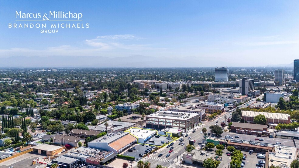 More Photos Of 15603-15607 Ventura Blvd, Encino General Retail For Sale