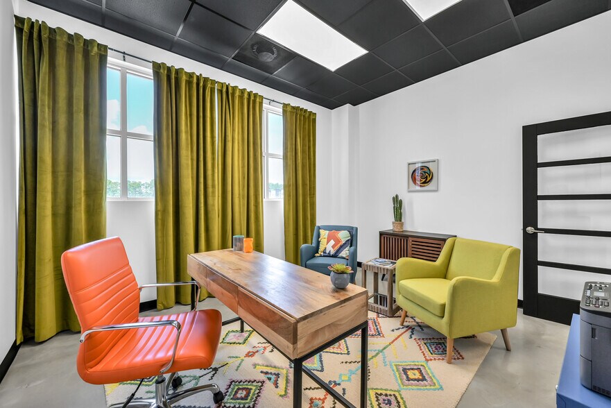 More Photos Of 525 Woodland Square Blvd, Conroe Coworking Space