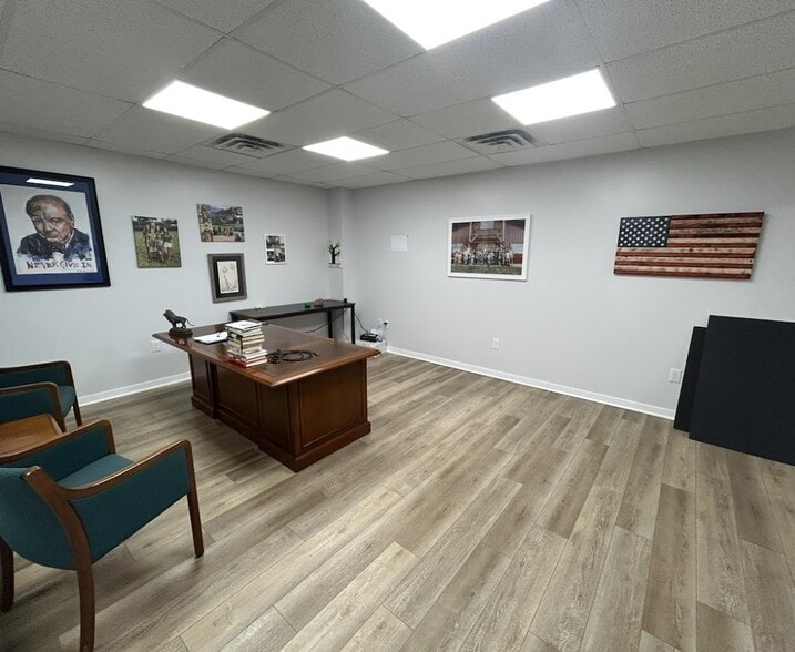 More Photos Of 631 S Kansas Ave, Springfield Warehouse For Sale